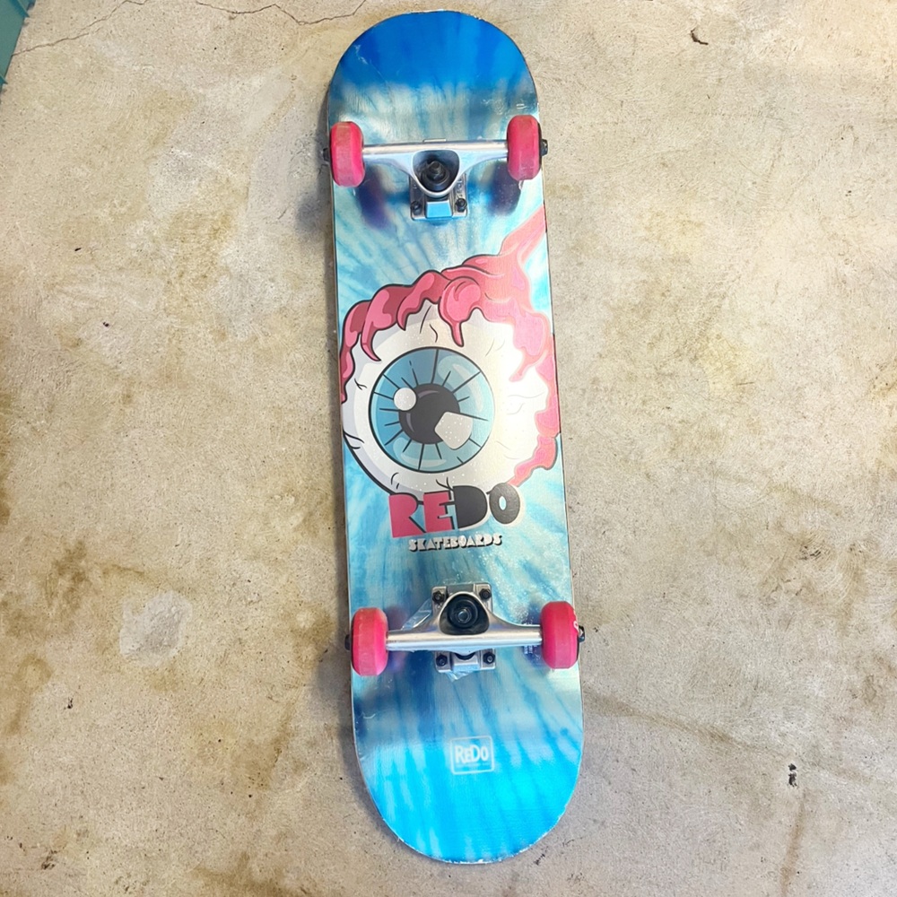 REDO Skateboard with Eyeball - Picture 2 of 5